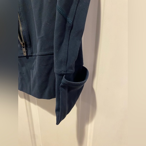 Lululemon define jacket!! - Picture 4 of 5